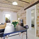Ych-laterano Charme Apartman